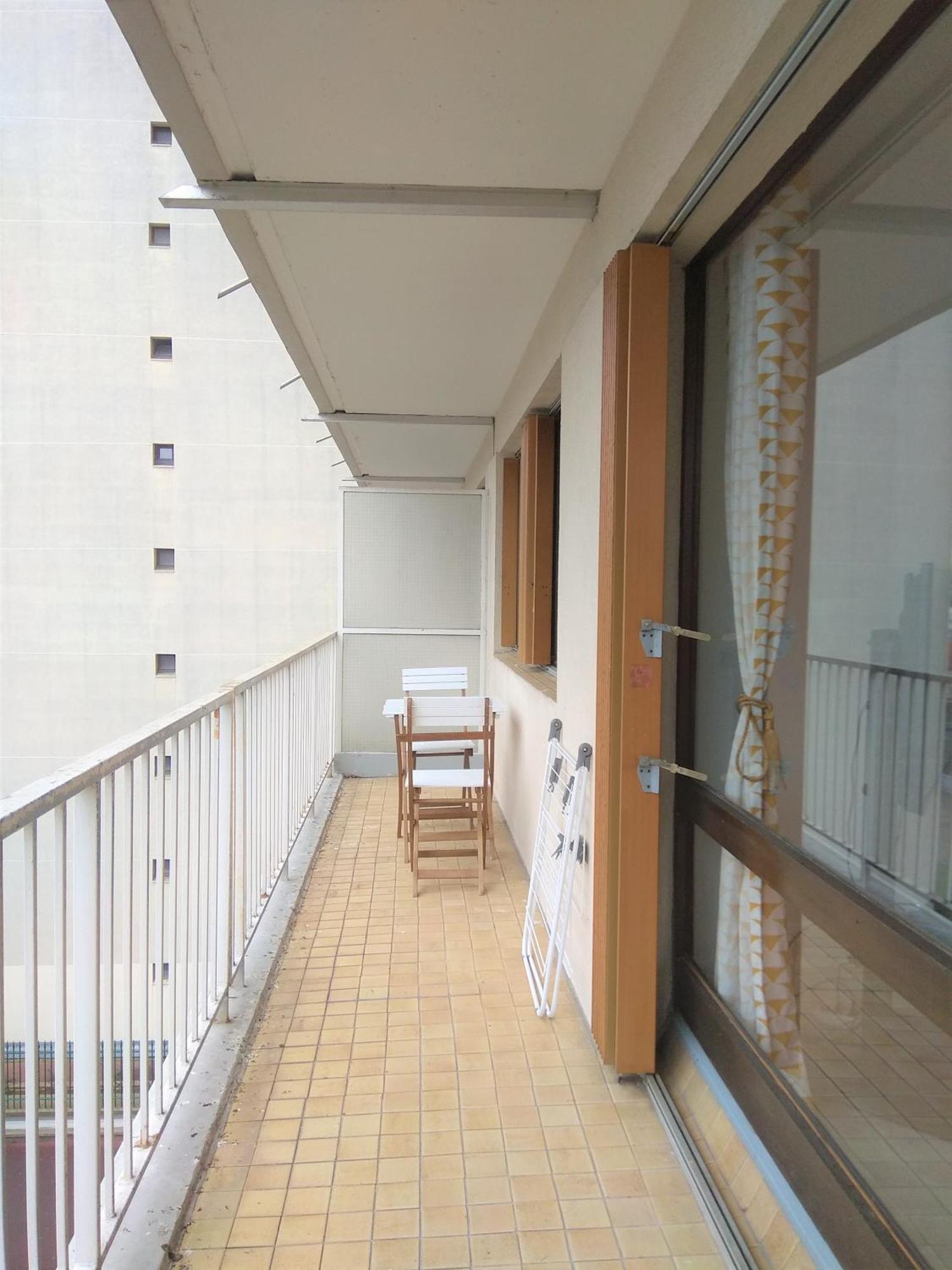 Budget Apart With Balcony And Great View แซงต์-เดอนี ภายนอก รูปภาพ