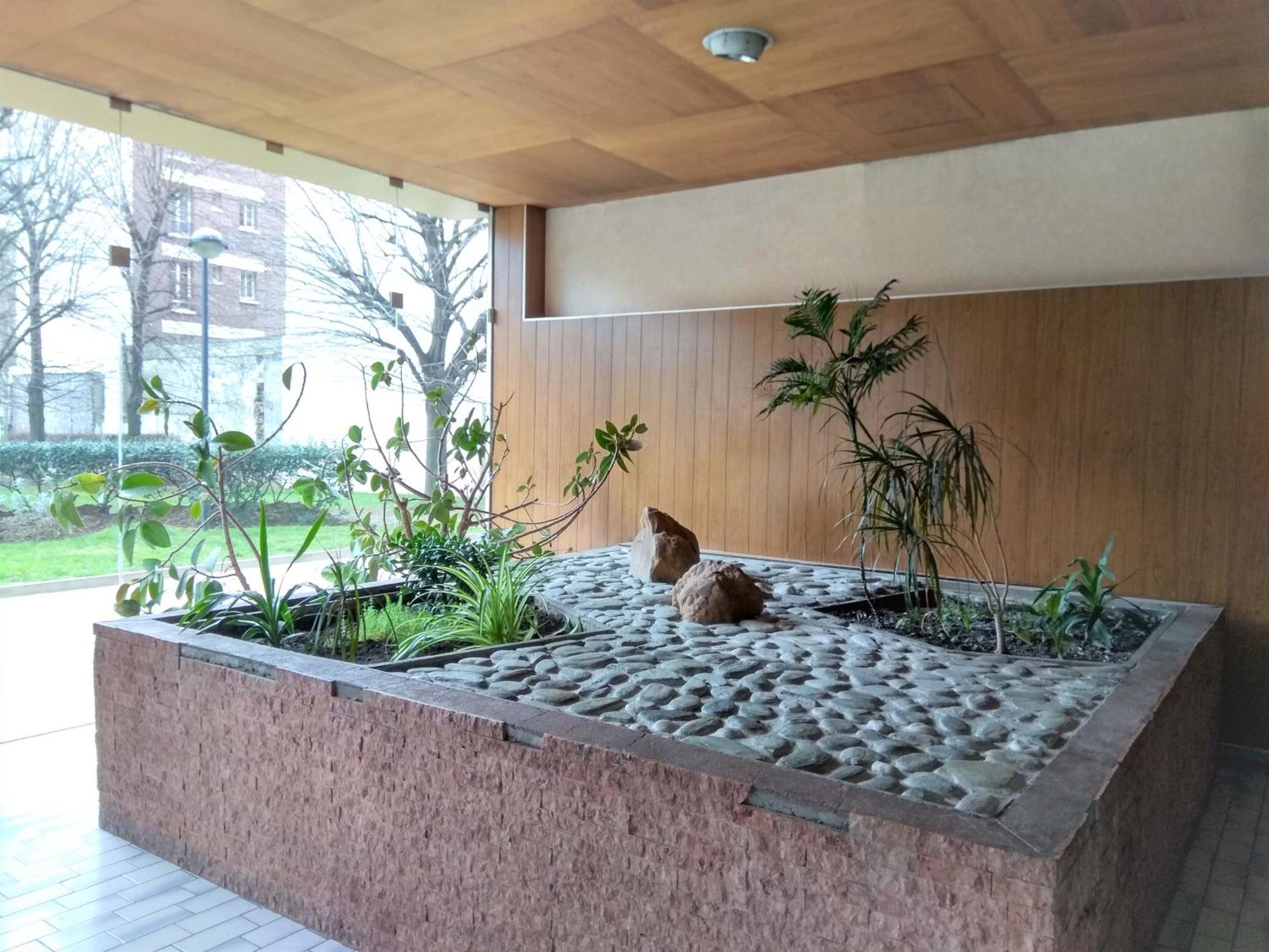 Budget Apart With Balcony And Great View แซงต์-เดอนี ภายนอก รูปภาพ