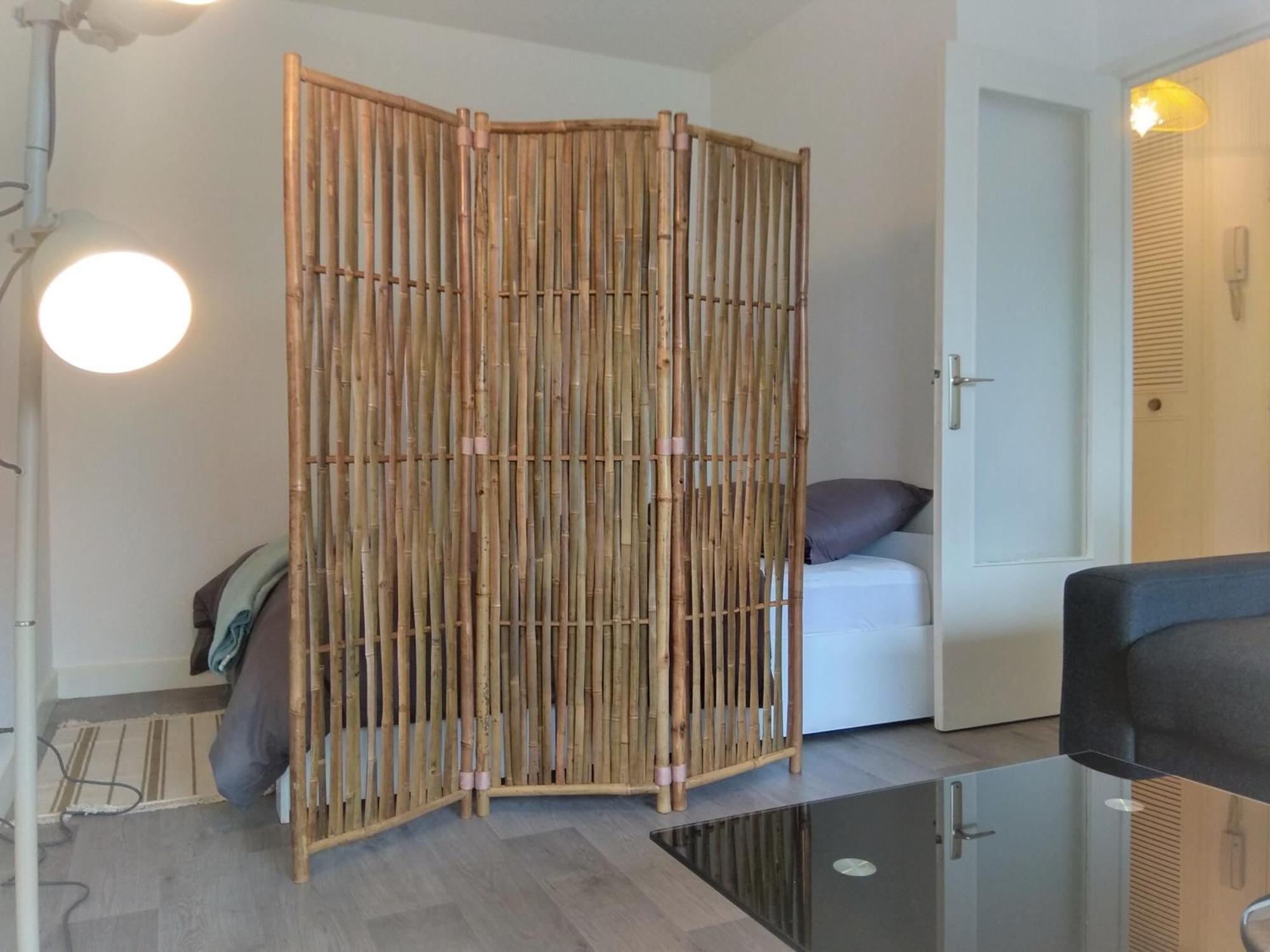 Budget Apart With Balcony And Great View แซงต์-เดอนี ภายนอก รูปภาพ